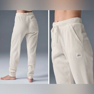 ALO Yoga Muse Sweatpant - XS
